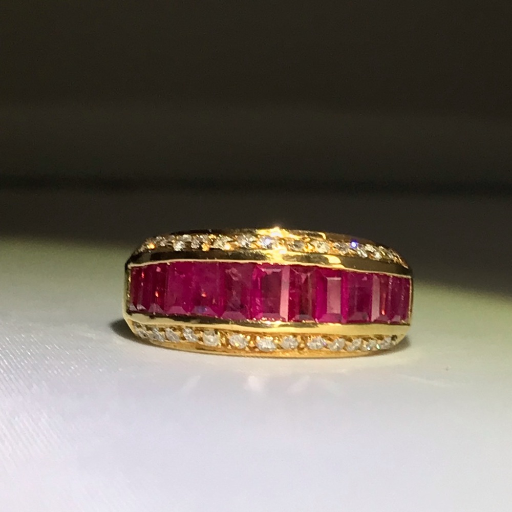 18K Ruby & Diamond Ring - Picture 4 of 16
